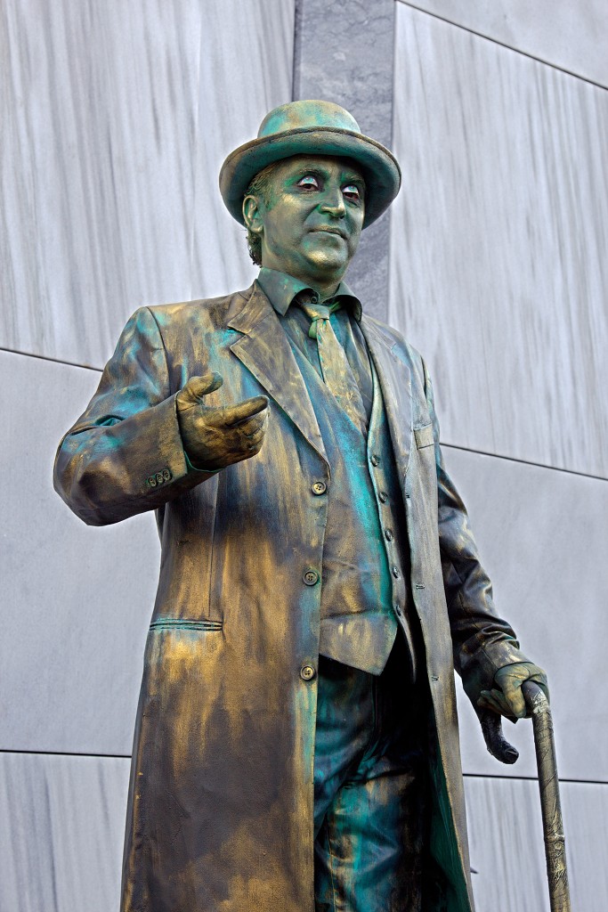 living statue levend standbeeld evenement event festival festiviteit kunst art straatkunst streetart artiest beeld beeldhouwwerk sculpture sculptuur